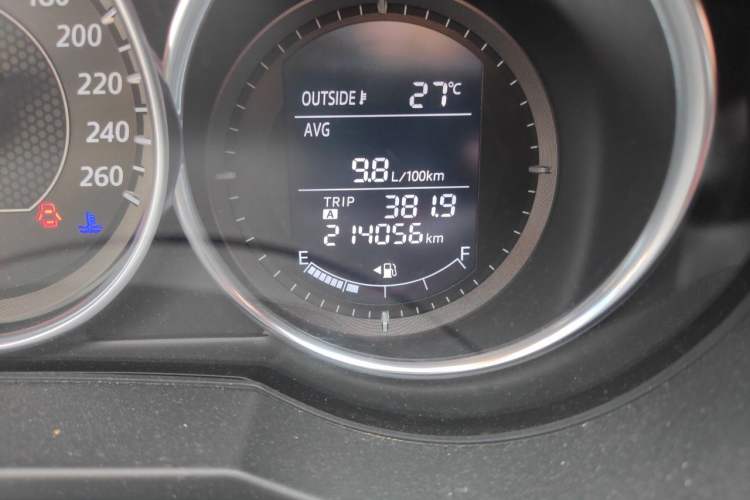 Used Mazda Atenza 2015 2.5L Blue Sky Prestige Edition Odometer Close Up