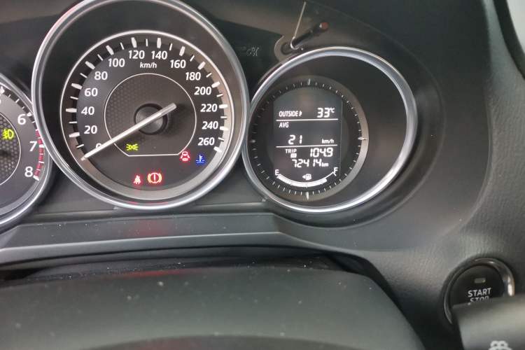 Used Mazda Atenza 2015 2.0L Blue Sky Luxury Edition Odometer Close Up