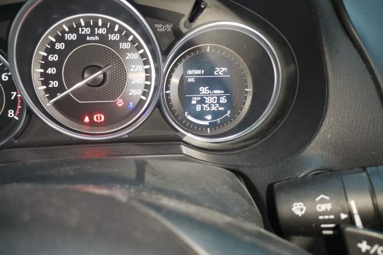 Used Mazda Atenza 2015 2.5L Blue Sky Sport Edition Odometer Close Up