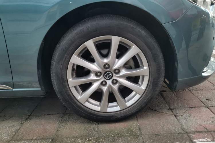 Used Mazda Atenza 2015 2.0L Blue Sky Luxury Edition Right Front Wheel Hub