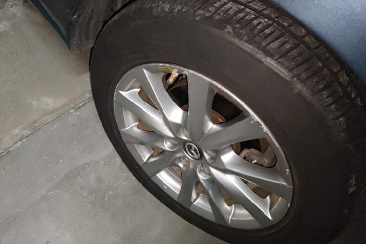 Used Mazda Atenza 2015 2.0L Blue Sky Luxury Edition Right Front Wheel Hub