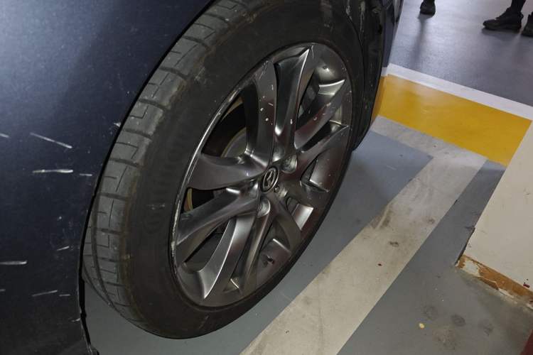 Used Mazda Atenza 2015 2.5L Blue Sky Sport Edition Right Front Wheel Hub