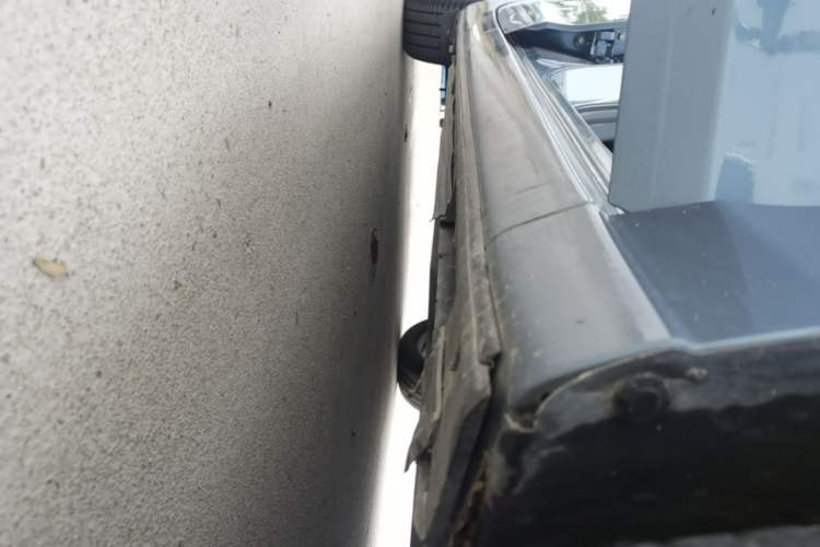Used Mazda Atenza 2015 2.0L Blue Sky Luxury Edition Right Side Sill