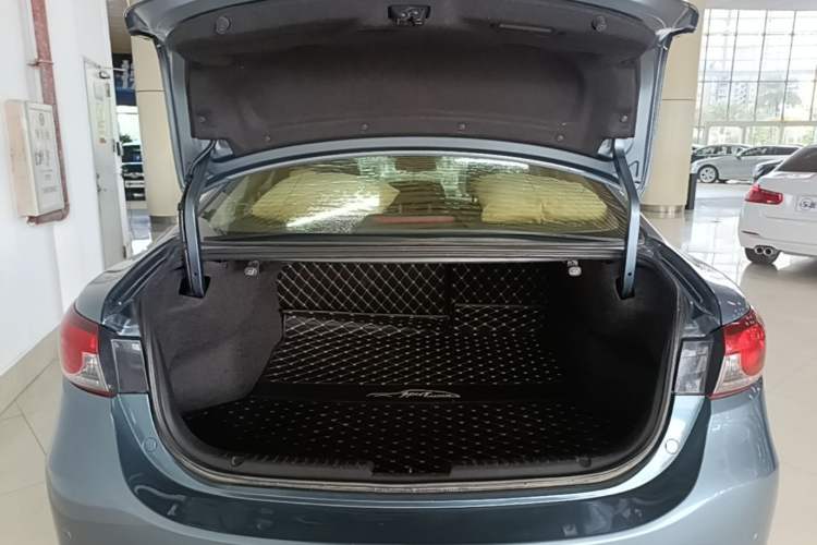 Used Mazda Atenza 2015 2.5L Blue Sky Sport Edition Trunk