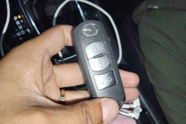 Used Mazda Atenza 2015 2.5L Blue Sky Prestige Edition Vehicle Key