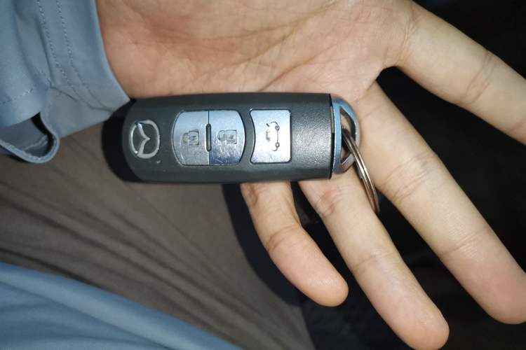 Used Mazda Atenza 2015 2.5L Blue Sky Sport Edition Vehicle Key