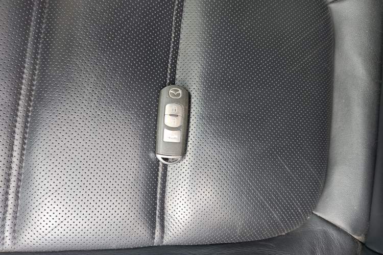 Used Mazda Atenza 2015 2.5L Blue Sky Prestige Edition Interior 1