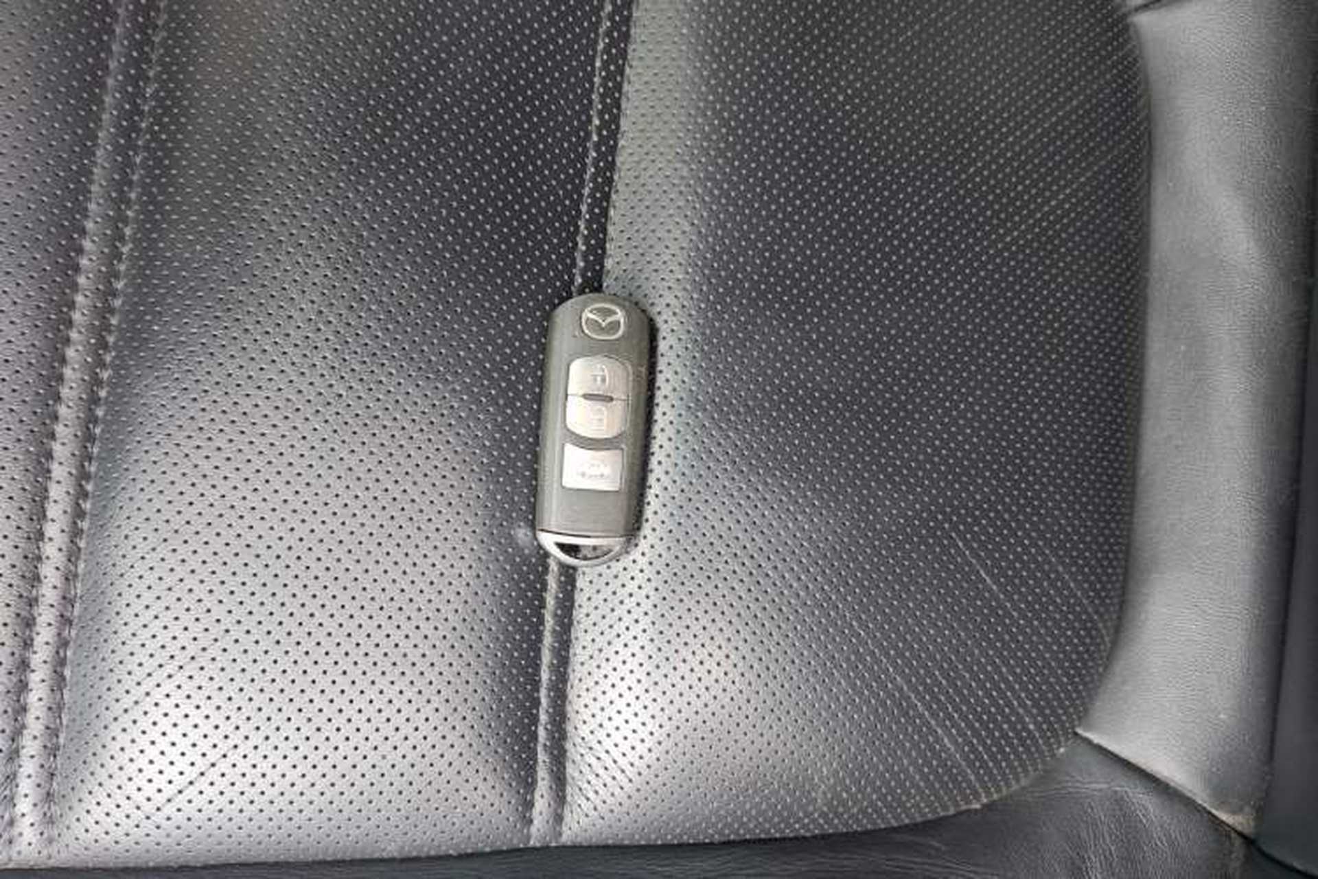 Used Mazda Atenza 2015 2.5L Blue Sky Prestige Edition Interior 1