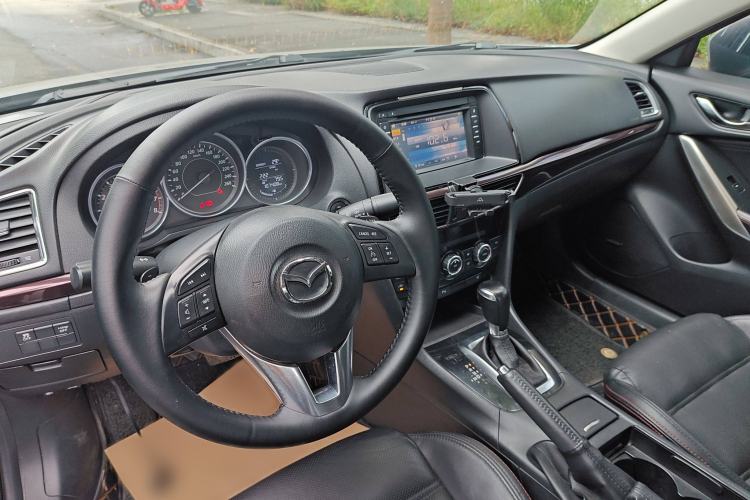 Used Mazda Atenza 2015 2.5L Blue Sky Prestige Edition Interior 2