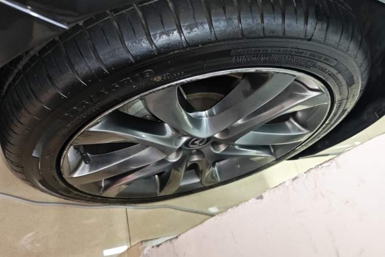 Used Mazda Atenza 2015 2.5L Blue Sky Prestige Edition Left Front Wheel Hub