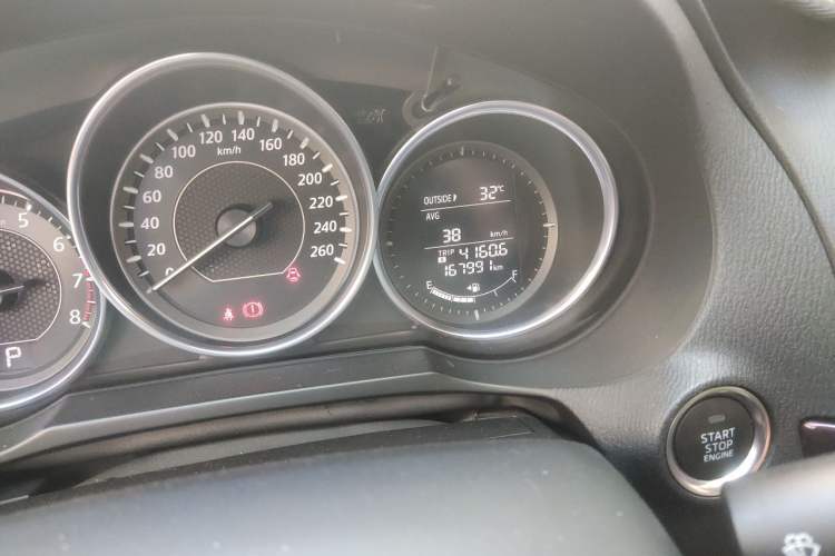 Used Mazda Atenza 2015 2.0L Blue Sky Luxury Edition Odometer Close Up