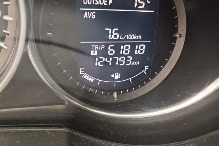 Used Mazda Atenza 2015 2.0L Blue Sky Luxury Edition Odometer Close Up