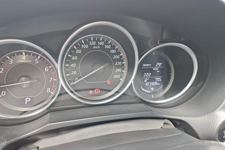 Used Mazda Atenza 2015 2.5L Blue Sky Prestige Edition Odometer Close Up