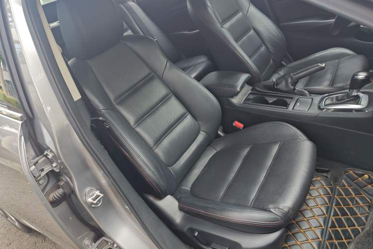 Used Mazda Atenza 2015 2.5L Blue Sky Prestige Edition Right Front Seat