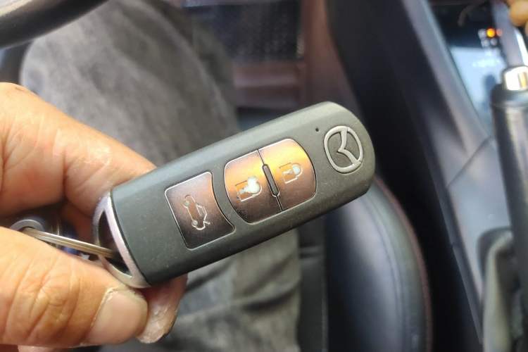 Used Mazda Atenza 2015 2.0L Blue Sky Luxury Edition Vehicle Key