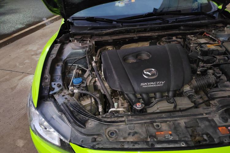 Used Mazda Atenza 2015 2.0L Blue Sky Luxury Edition Engine Bay Right