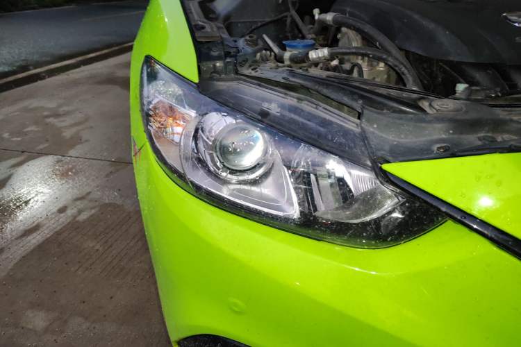 Used Mazda Atenza 2015 2.0L Blue Sky Luxury Edition Right Front Headlight