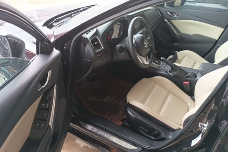 Used Mazda Atenza 2015 2.0L Blue Sky Luxury Edition Driver Seat