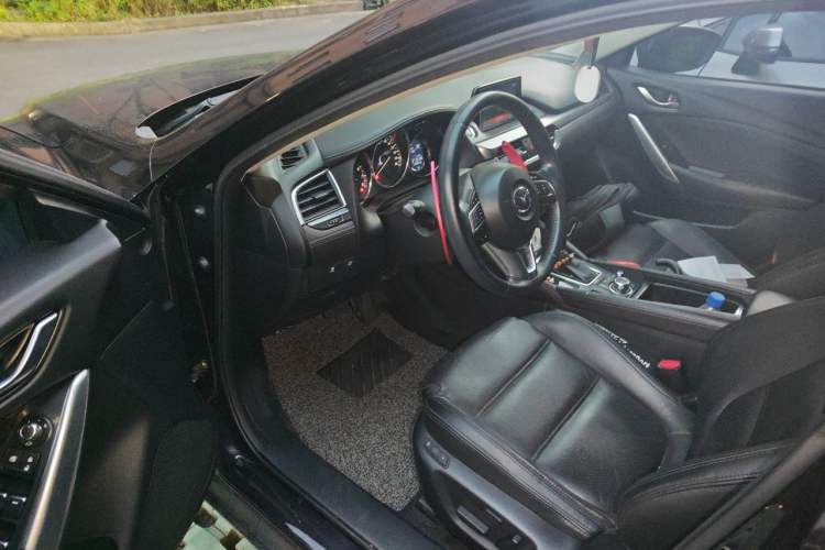 Used Mazda Atenza 2015 2.0L Blue Sky Luxury Edition Driver Seat