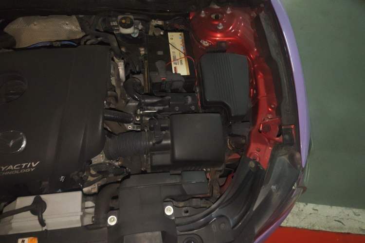 Used Mazda Atenza 2015 2.0L Blue Sky Luxury Edition Engine Bay Left