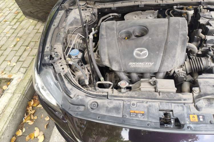 Used Mazda Atenza 2015 2.0L Blue Sky Luxury Edition Engine Bay Right