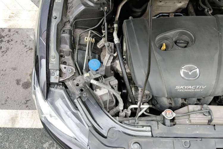 Used Mazda Atenza 2015 2.0L Blue Sky Luxury Edition Engine Bay Right