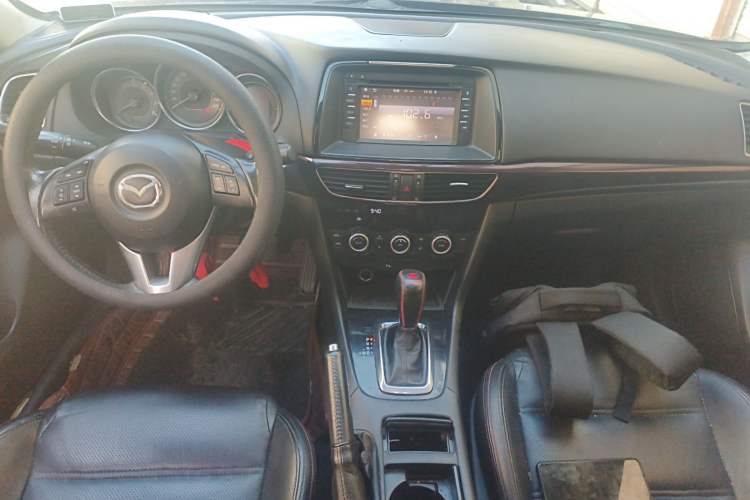 Used Mazda Atenza 2015 2.0L Blue Sky Luxury Edition Interior 2