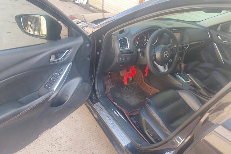 Used Mazda Atenza 2015 2.0L Blue Sky Luxury Edition Interior 3