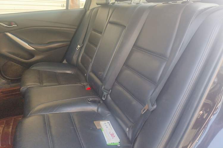 Used Mazda Atenza 2015 2.0L Blue Sky Luxury Edition Interior 4