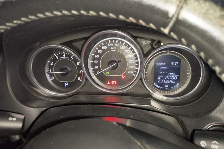 Used Mazda Atenza 2015 2.0L Blue Sky Luxury Edition Odometer Close Up