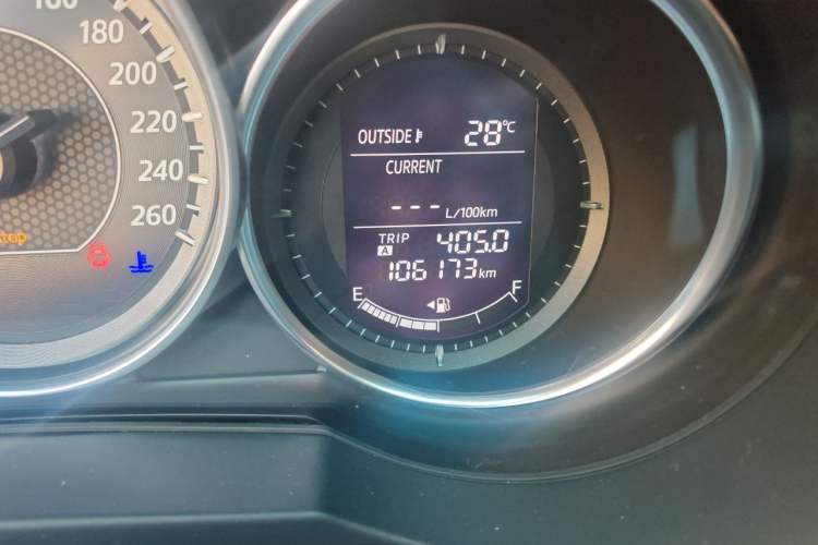 Used Mazda Atenza 2015 2.5L Blue Sky Prestige Edition Odometer Close Up