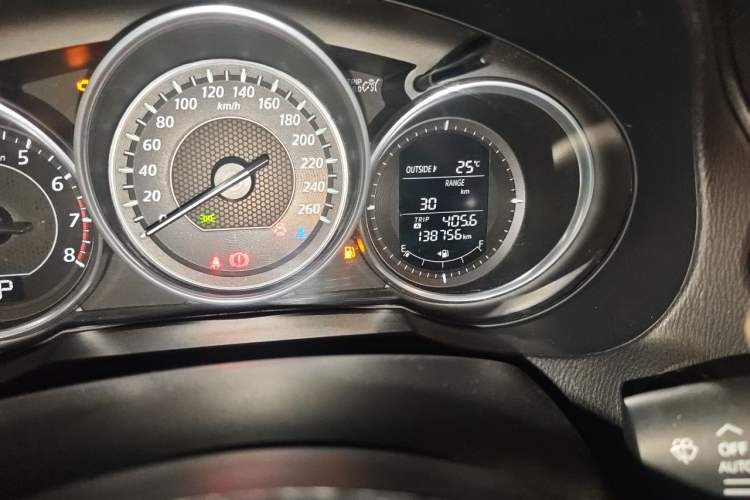 Used Mazda Atenza 2015 2.0L Blue Sky Luxury Edition Odometer Close Up