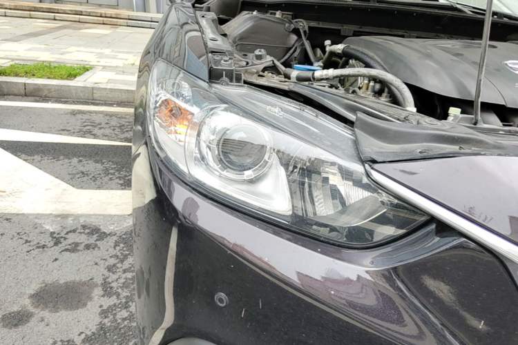 Used Mazda Atenza 2015 2.0L Blue Sky Luxury Edition Right Front Headlight
