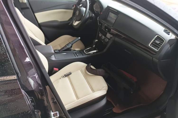 Used Mazda Atenza 2015 2.0L Blue Sky Luxury Edition Right Front Seat