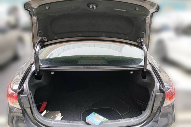 Used Mazda Atenza 2015 2.0L Blue Sky Luxury Edition Trunk