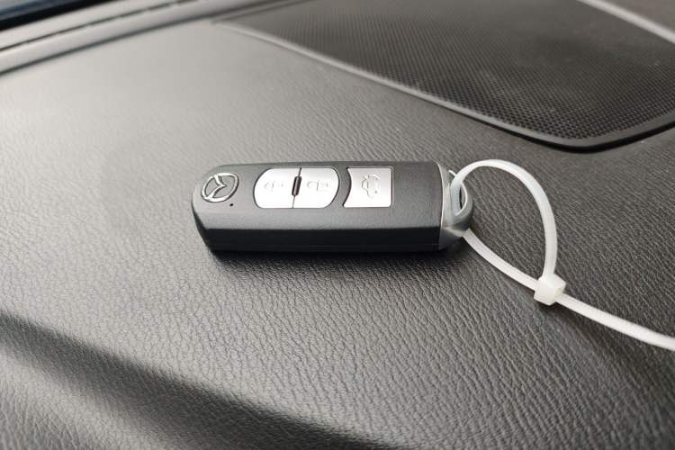 Used Mazda Atenza 2015 2.0L Blue Sky Luxury Edition Vehicle Key