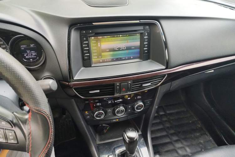 Used Mazda Atenza 2015 2.0L Blue Sky Luxury Edition Audio And AC Panel