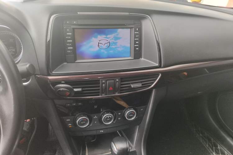 Used Mazda Atenza 2015 2.5L Blue Sky Sport Edition Audio And AC Panel