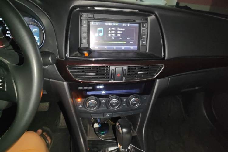 Used Mazda Atenza 2015 2.0L Blue Sky Luxury Edition Audio And AC Panel