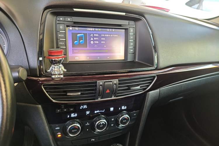 Used Mazda Atenza 2015 2.0L Blue Sky Luxury Edition Audio And AC Panel