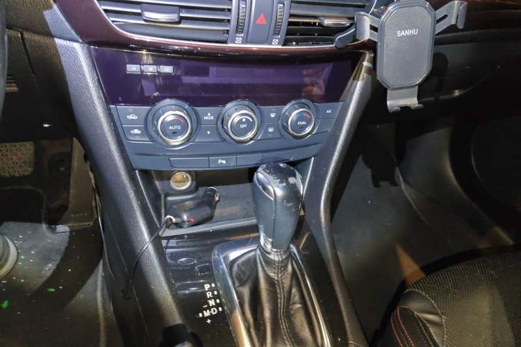 Used Mazda Atenza 2015 2.5L Blue Sky Sport Edition Audio And AC Panel