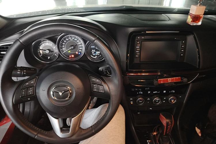 Used Mazda Atenza 2015 2.0L Blue Sky Luxury Edition Center Console