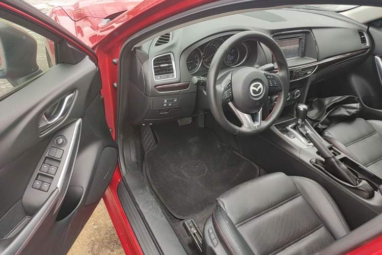 Used Mazda Atenza 2015 2.5L Blue Sky Prestige Edition Driver Seat