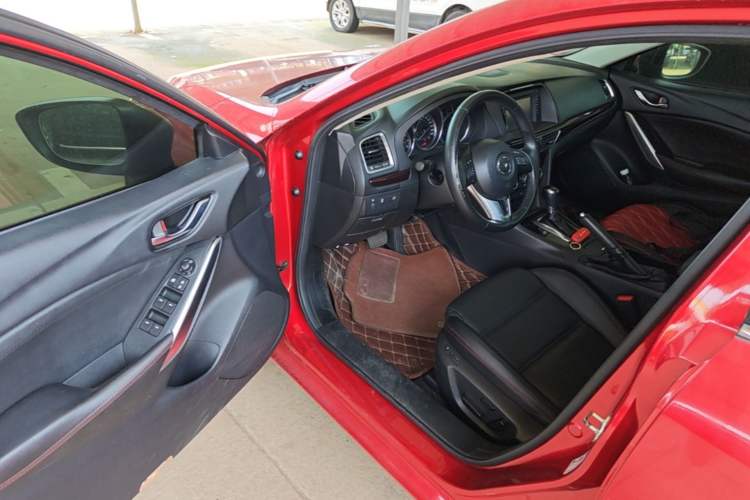 Used Mazda Atenza 2015 2.0L Blue Sky Luxury Edition Driver Seat