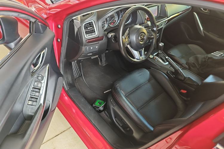 Used Mazda Atenza 2015 2.0L Blue Sky Luxury Edition Driver Seat