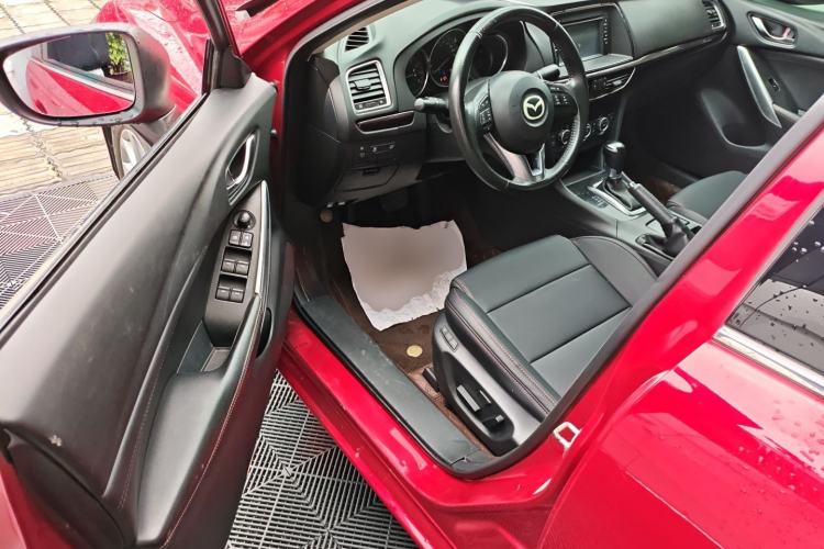 Used Mazda Atenza 2015 2.0L Blue Sky Luxury Edition Driver Seat