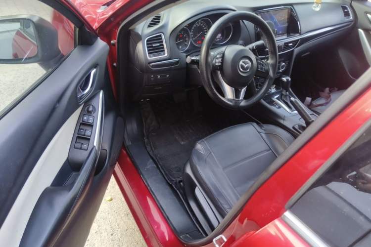 Used Mazda Atenza 2015 2.0L Blue Sky Fashion Edition Driver Seat