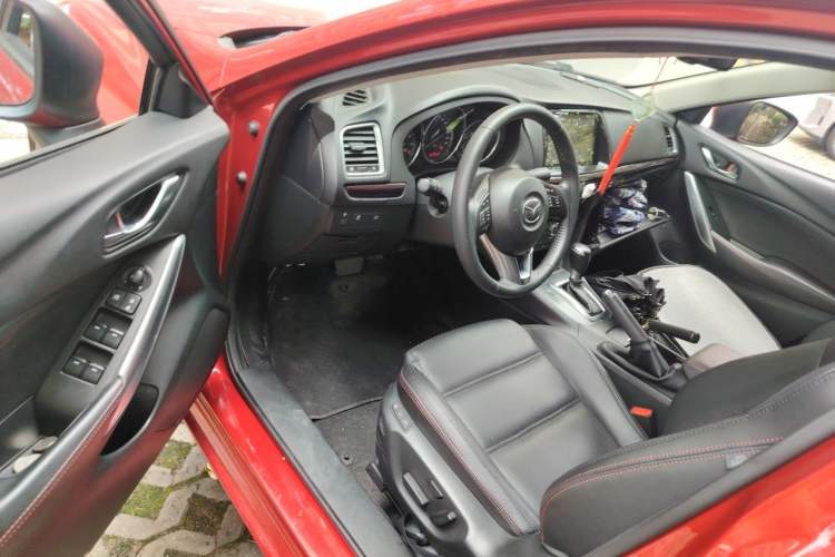Used Mazda Atenza 2015 2.0L Blue Sky Luxury Edition Driver Seat