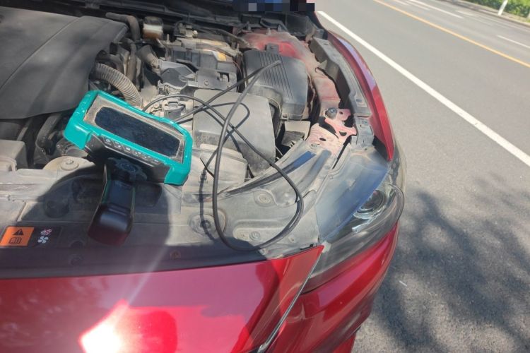 Used Mazda Atenza 2015 2.0L Blue Sky Luxury Edition Engine Bay Left