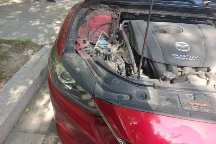 Used Mazda Atenza 2015 2.0L Blue Sky Luxury Edition Engine Bay Right